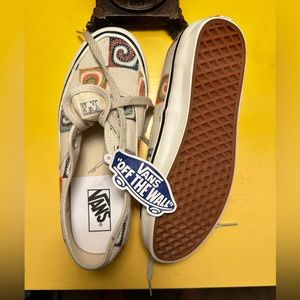 Women’s Size 8 new with tags Vans